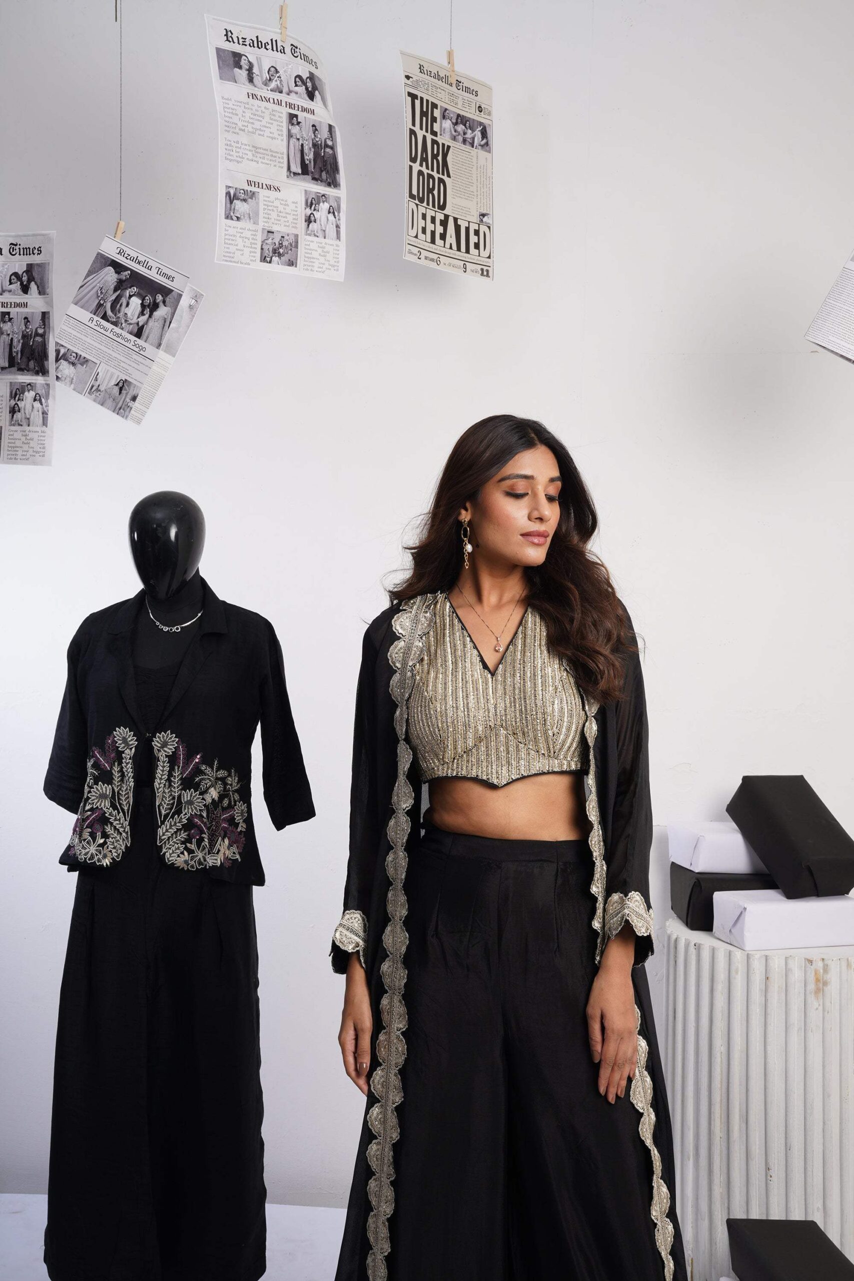Signature Embroidered blouse & jacket set - Image 2