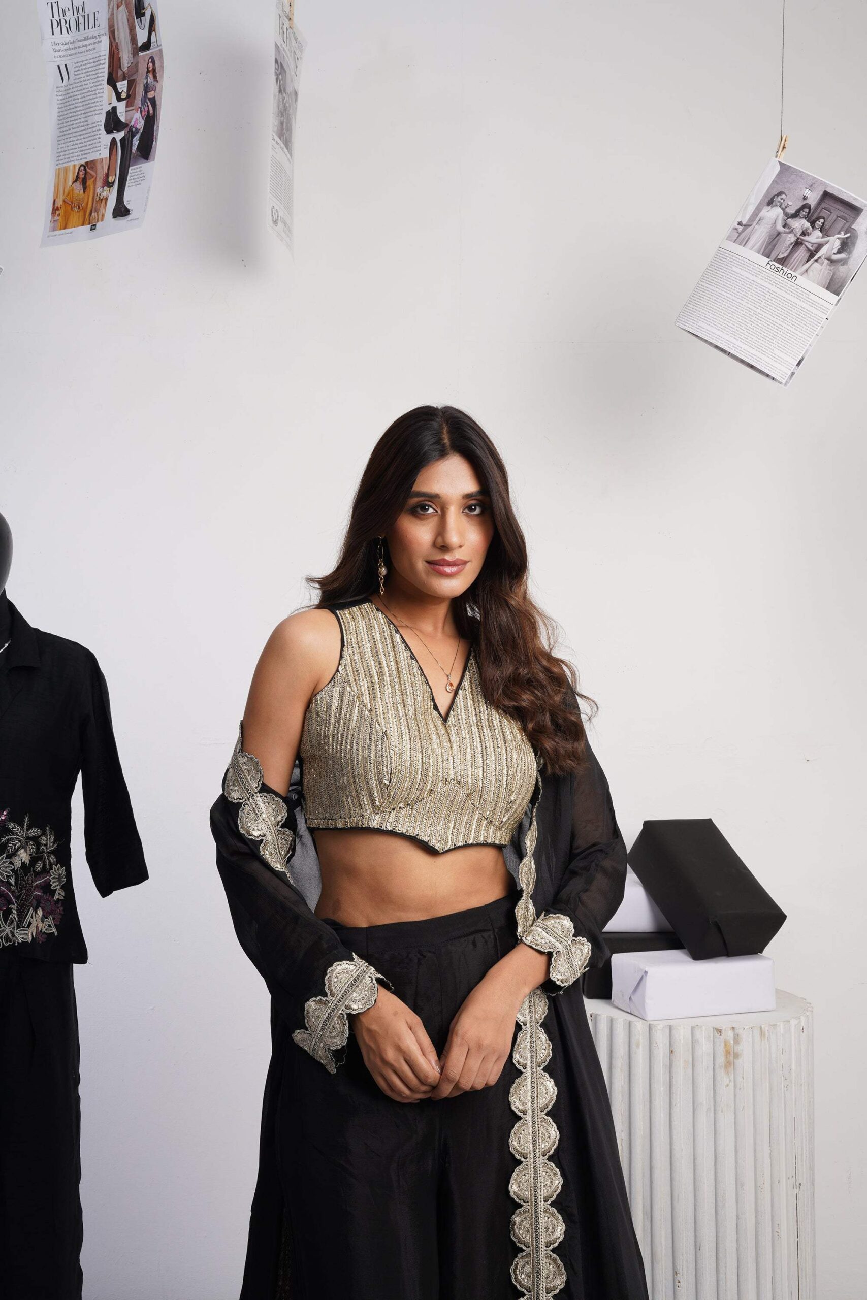 Signature Embroidered blouse & jacket set - Image 3