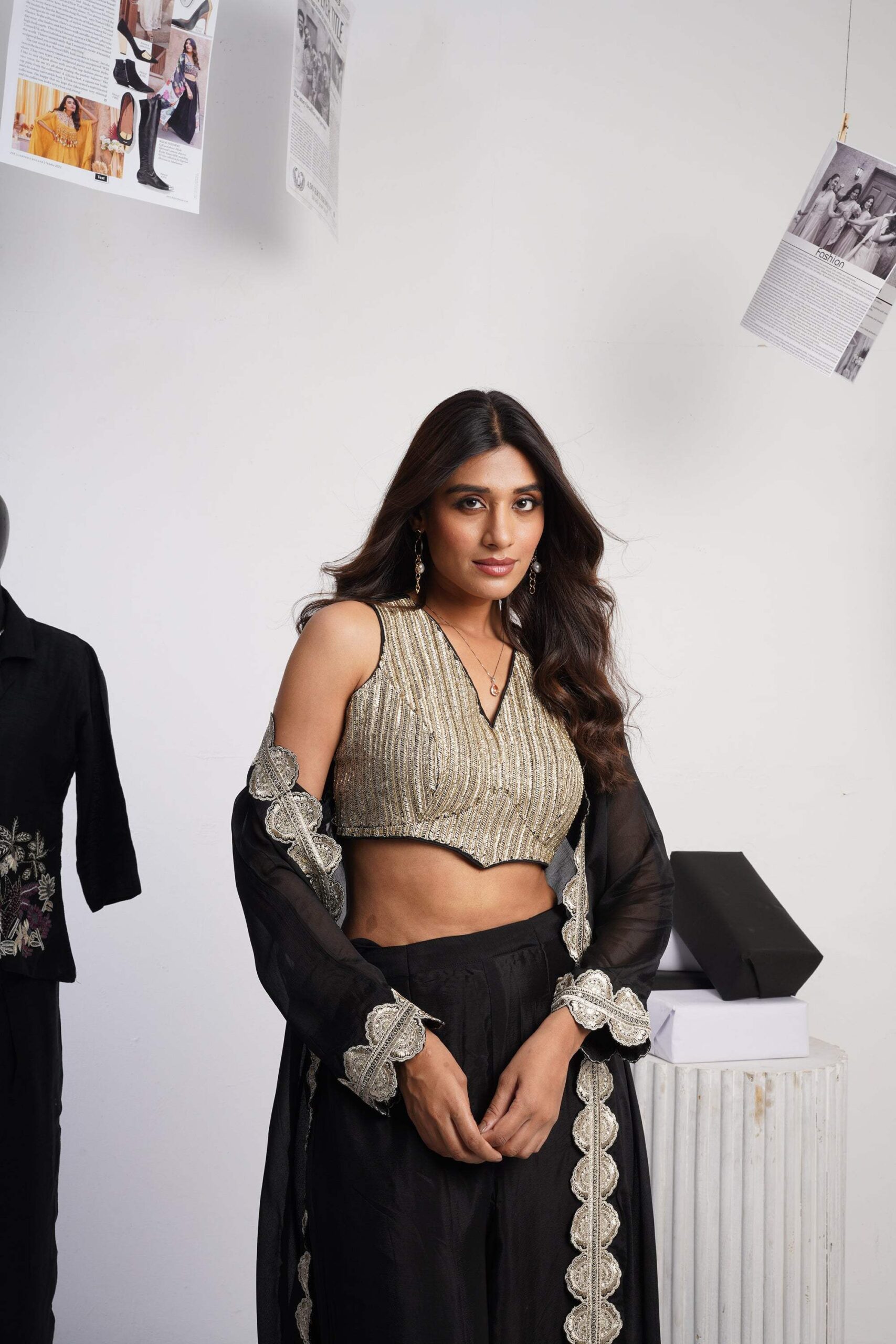 Signature Embroidered blouse & jacket set - Image 8