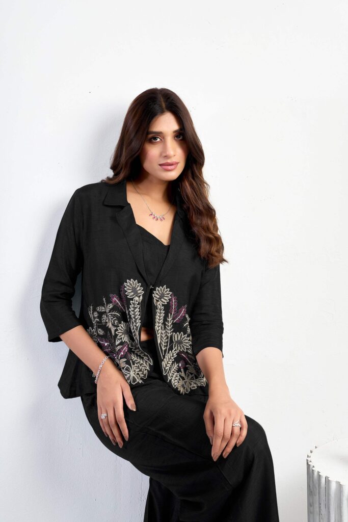 Embroidered jacket set - Black