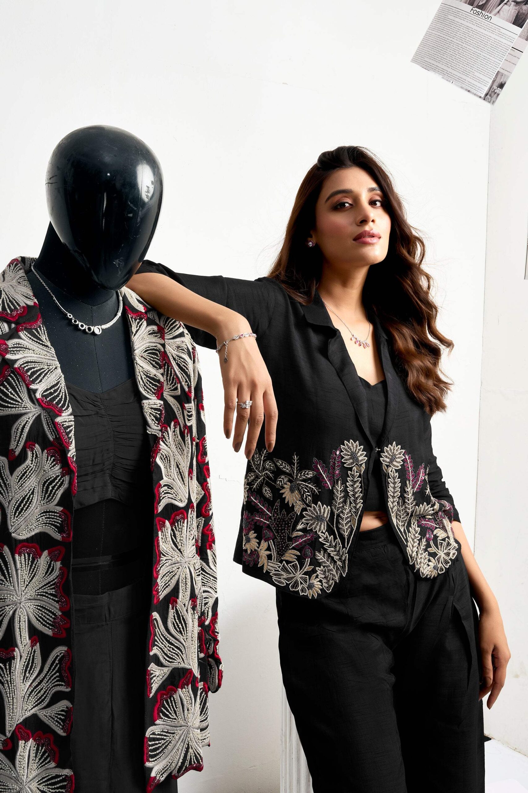 Embroidered jacket set - Black - Image 4
