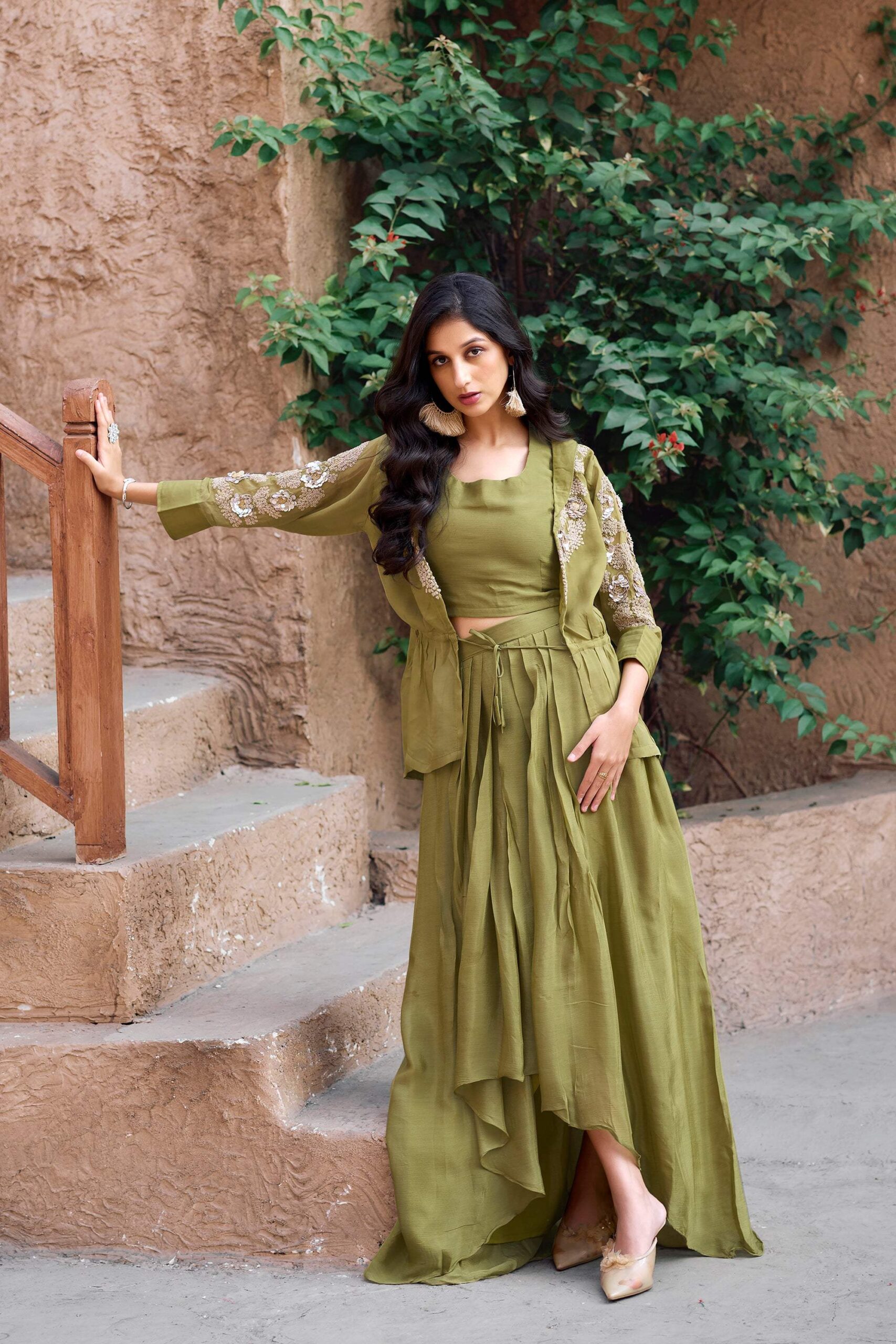 Olive green embellished sleeves shrug set - Image 5